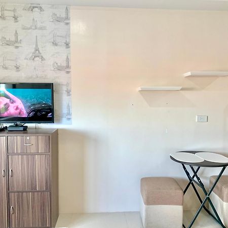 The Persimmon Studios Near Ayala And Sm City Себу Номер фото