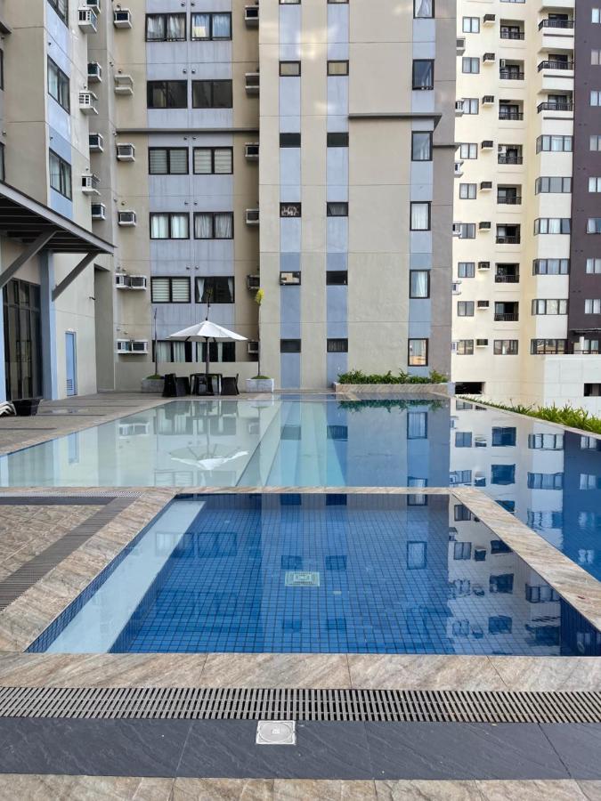 The Persimmon Studios Near Ayala And Sm City Себу Экстерьер фото