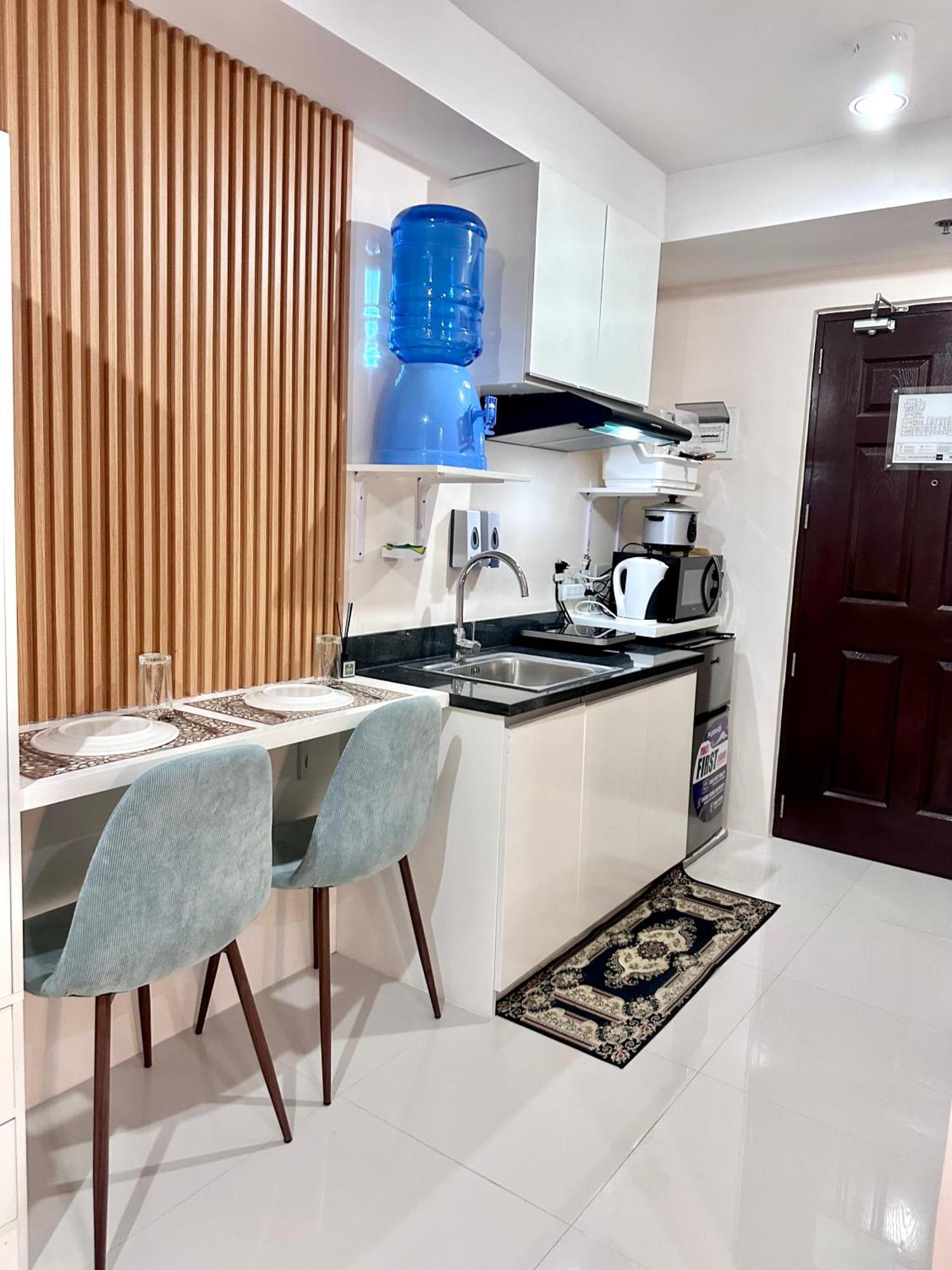 The Persimmon Studios Near Ayala And Sm City Себу Экстерьер фото