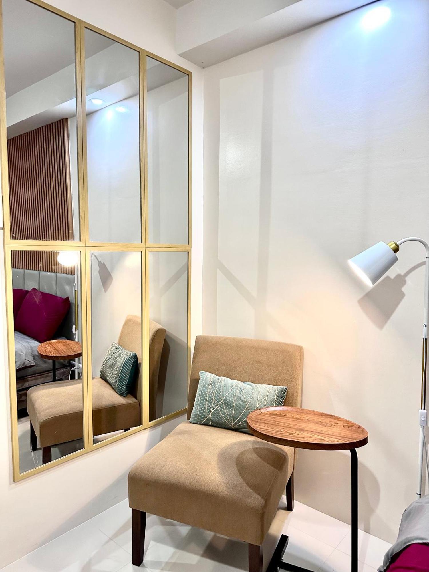 The Persimmon Studios Near Ayala And Sm City Себу Экстерьер фото