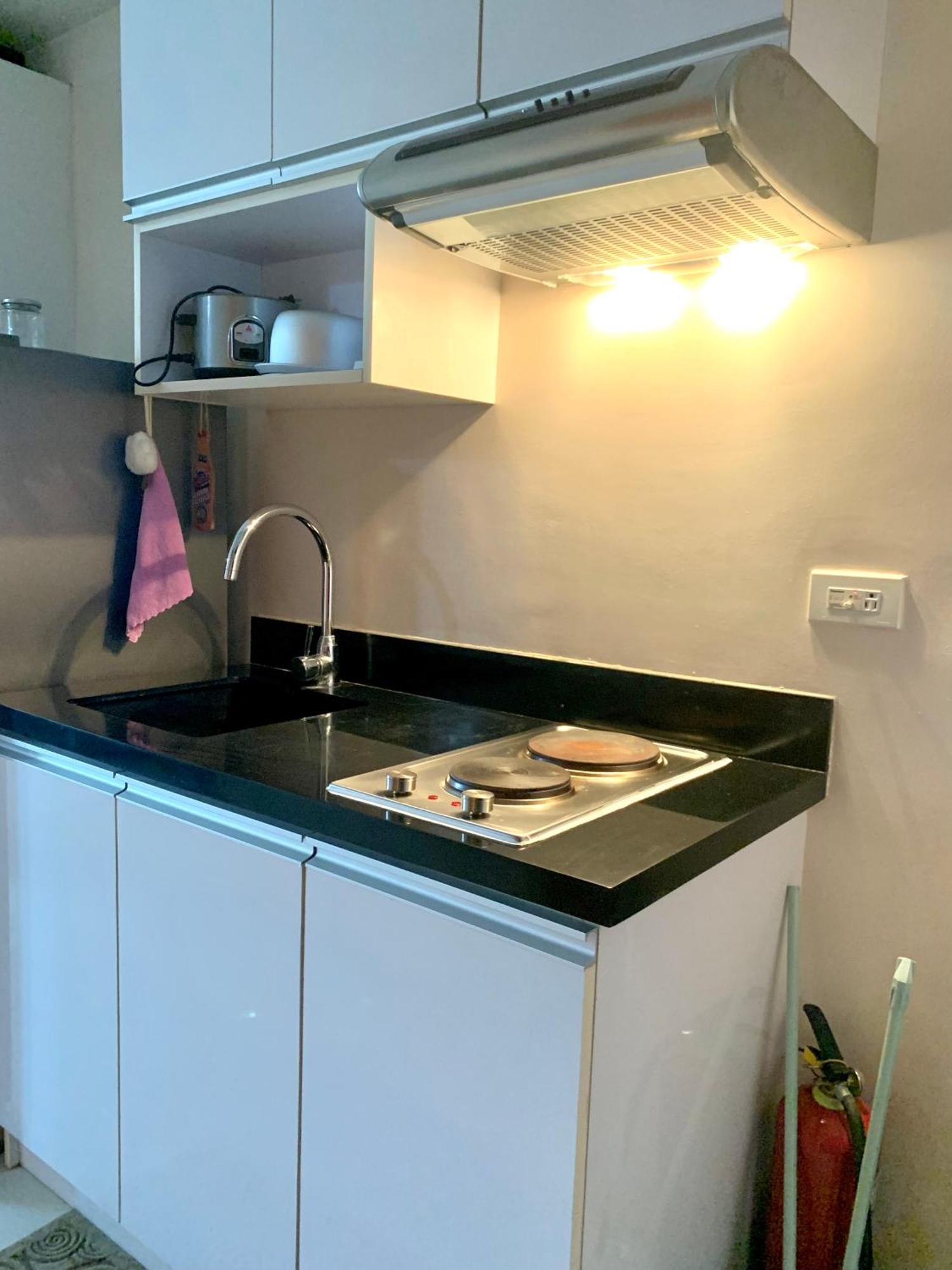 The Persimmon Studios Near Ayala And Sm City Себу Номер фото