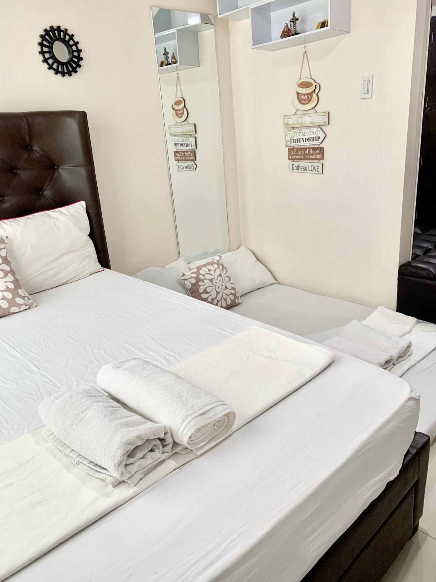 The Persimmon Studios Near Ayala And Sm City Себу Номер фото