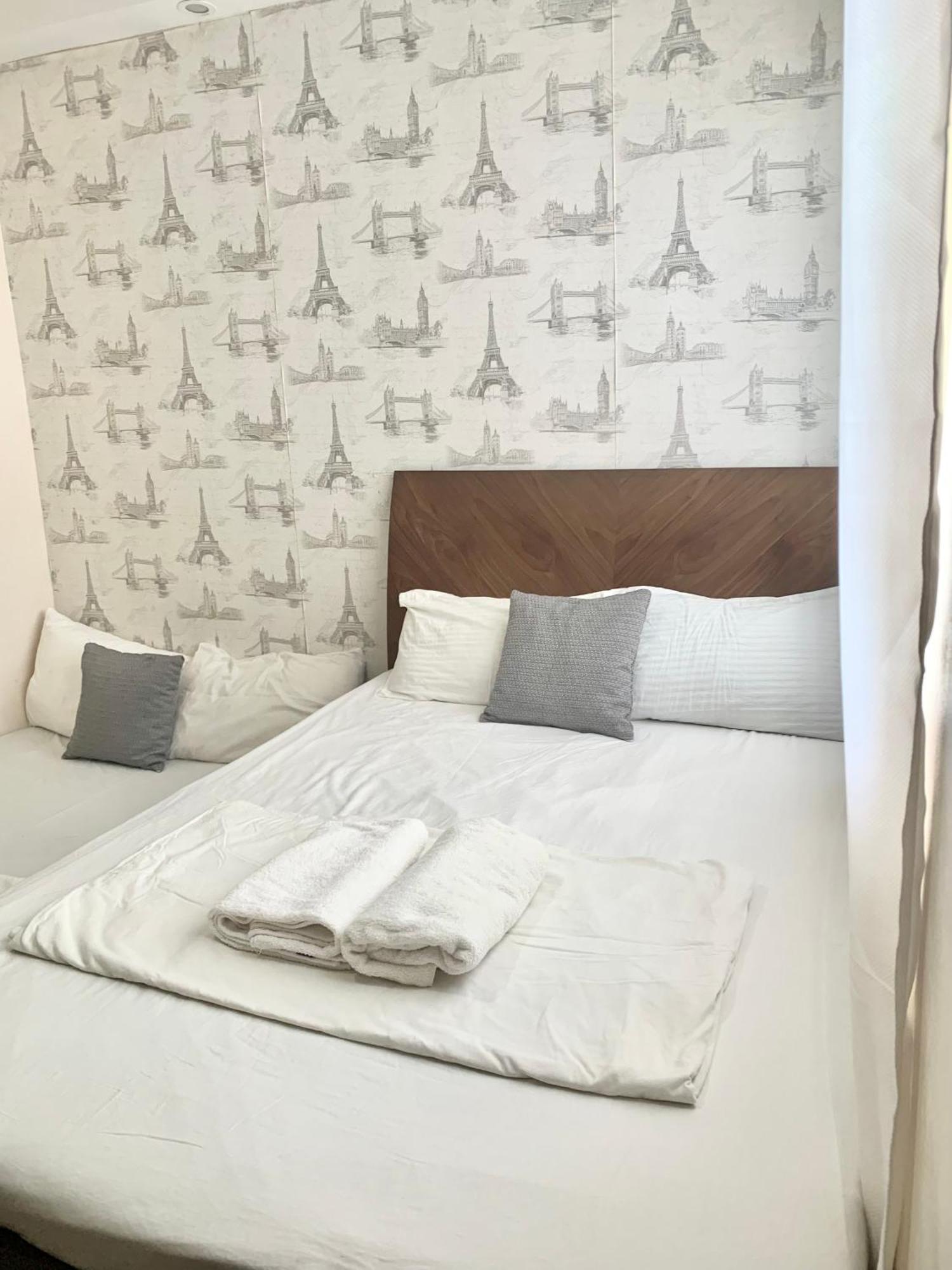 The Persimmon Studios Near Ayala And Sm City Себу Номер фото