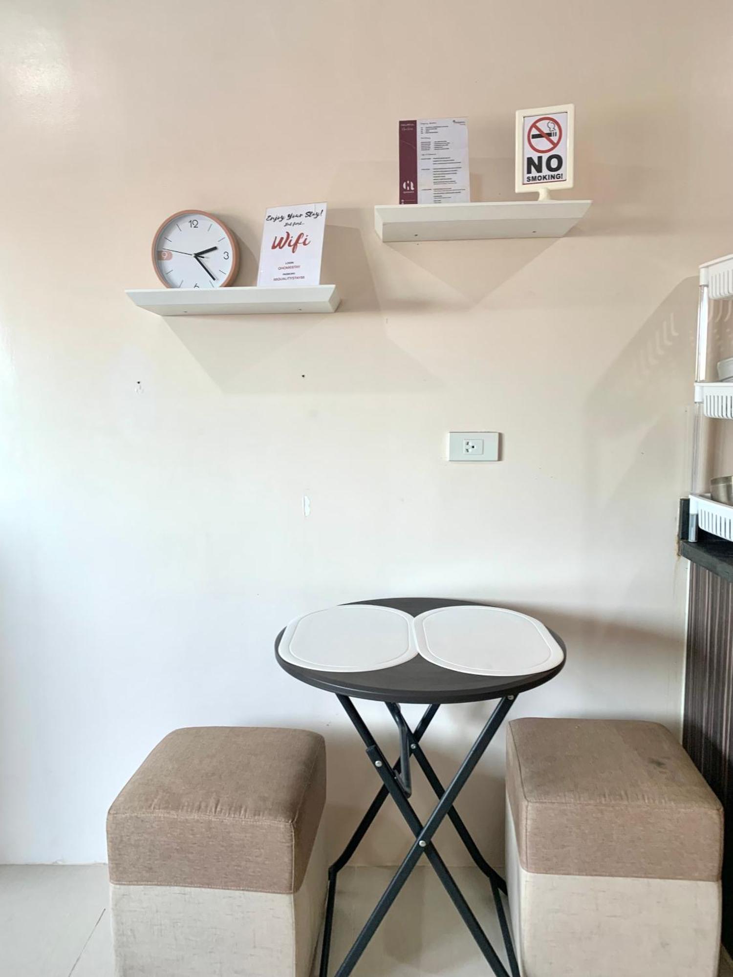 The Persimmon Studios Near Ayala And Sm City Себу Номер фото