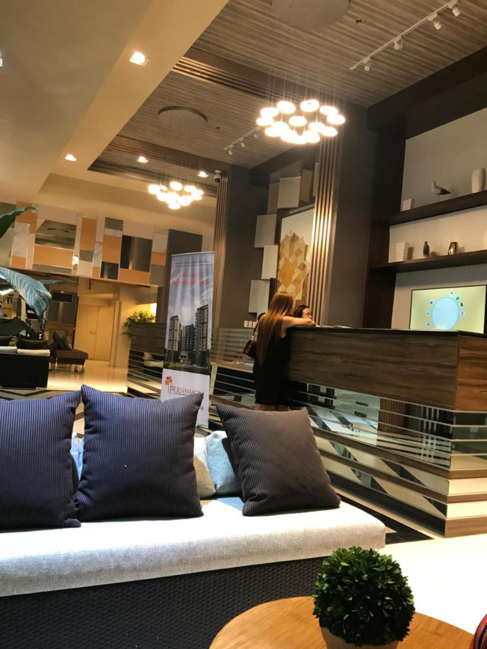 The Persimmon Studios Near Ayala And Sm City Себу Экстерьер фото