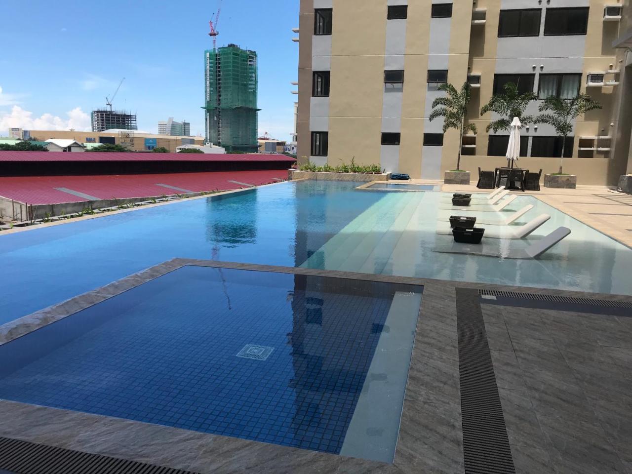 The Persimmon Studios Near Ayala And Sm City Себу Экстерьер фото