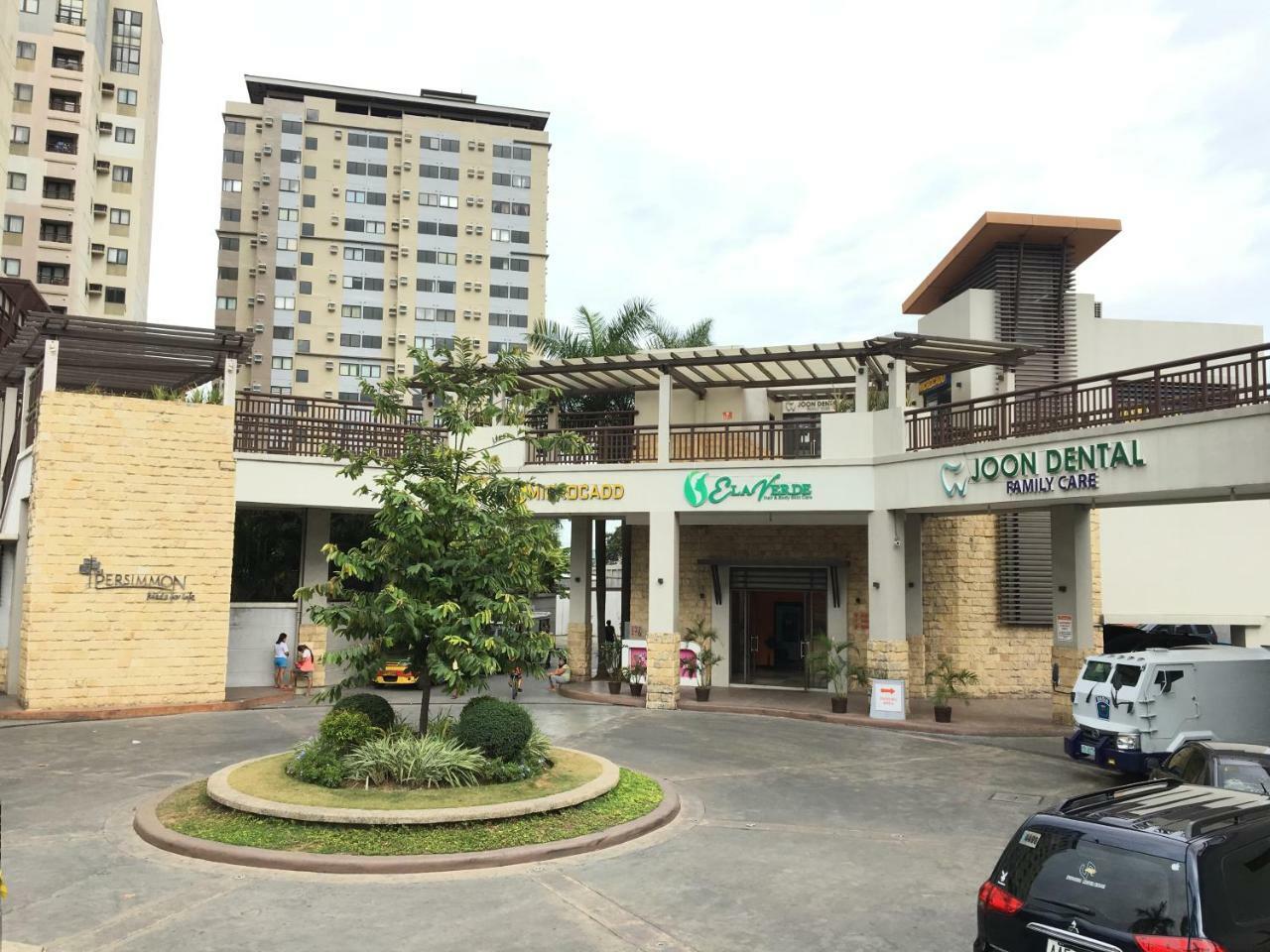 The Persimmon Studios Near Ayala And Sm City Себу Экстерьер фото
